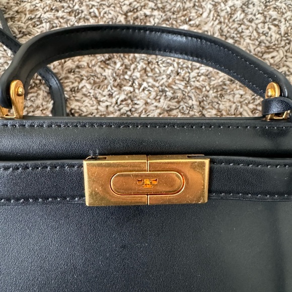 SOLD** Tory Burch mini Lee Radziwill in Black - Picture 4 of 13